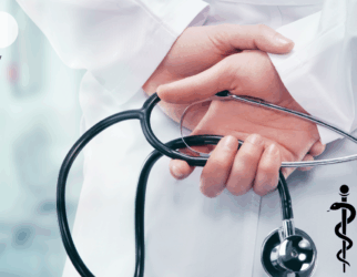 Mocalina, consulting et formations. www.mocalina.fr Photographie d&#039;une personne de dos qui tien un stétoscope dans son dos. Un caducé infirmier est sur le côté